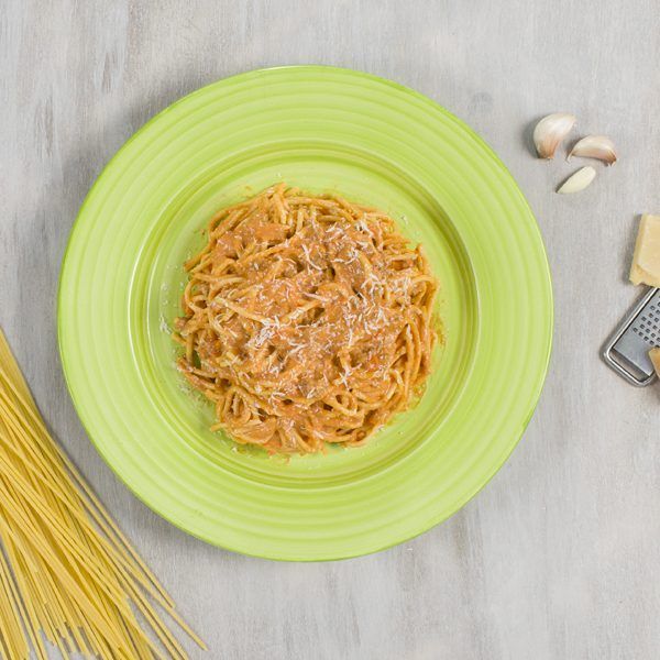 Spaguetti cremosos de boloñesa