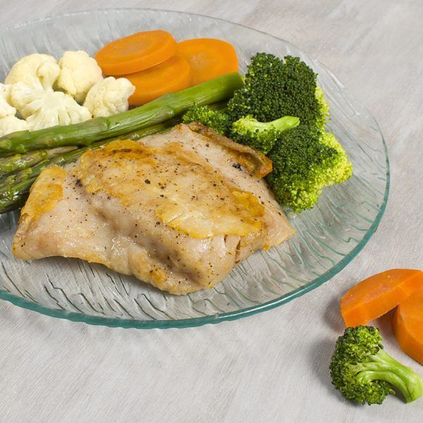Corvina fresca con verduras al vapor