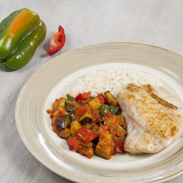 Filete de róbalo con ratatouille de verduras frescas