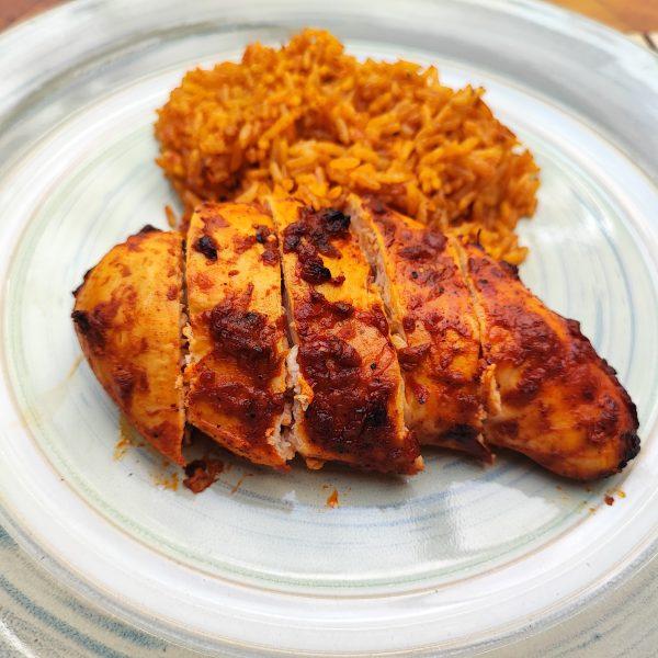 Pollo enchilado con arroz