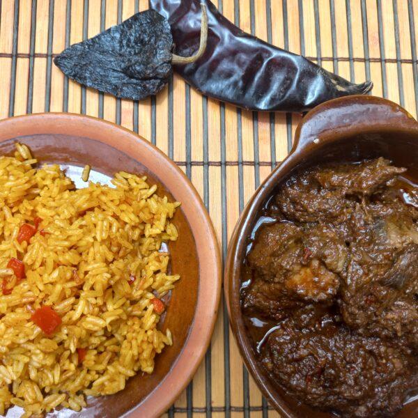 Birria de res con arroz